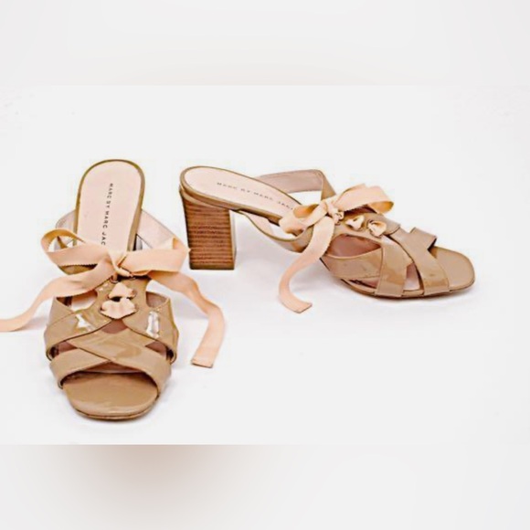 Marc By Marc Jacobs EU Size 37 Taupe Patent Leather Peach Ribbon Slip On Mules - Picture 1 of 6